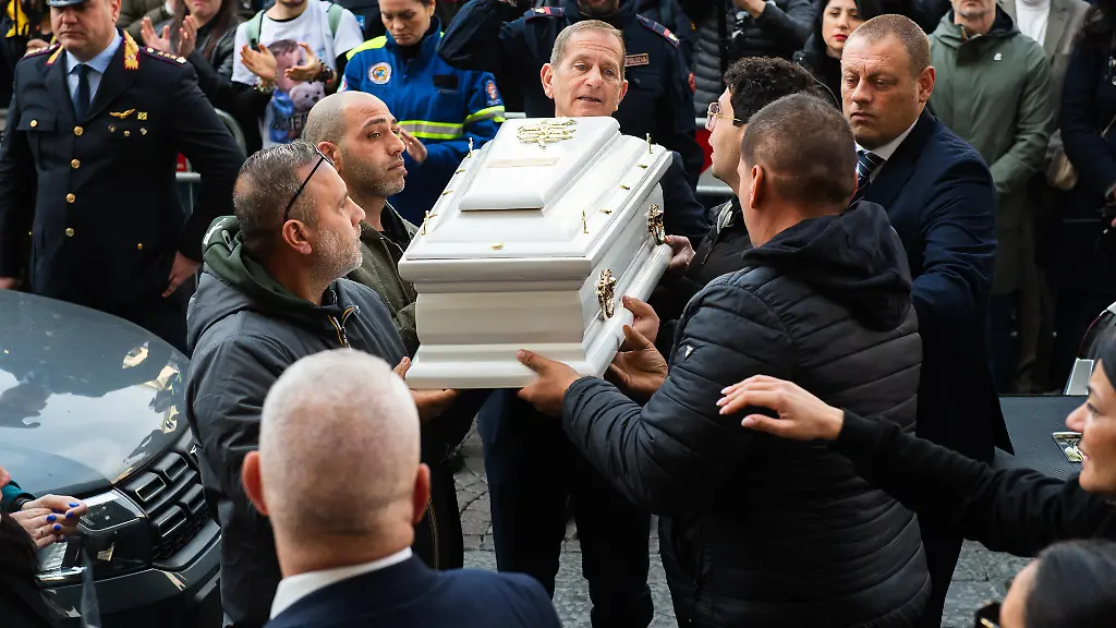 NAPLES-ITALY-MARCH-3-The-coffin-of-Domenico-Caliendo-is-seen-a-during-the-funeral-ceremony-at-the-Santa-Maria-Assunta-in-Cielo-cathedral-in-Nola-Italy-on-March-3-2026-Domenico-Caliendo-died-on-February-21-2026-at-the-age-of-two-and-a-half-following-a-damaged-heart-transplant