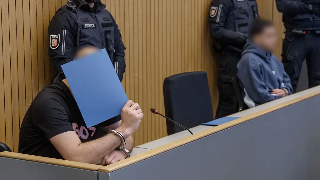 Der-juengere-der-beiden-Angeklagten-legte-ein-umfangreiches-Gestaendnis-ab