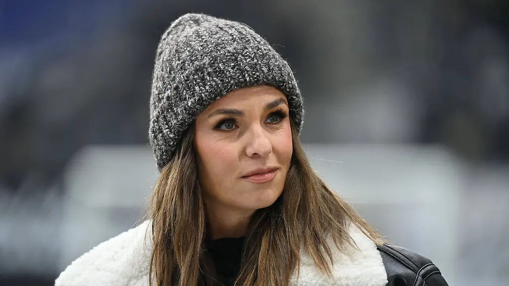 Laura-WONTORRA-DAZN-Moderatorin-Eiinzelbild-angeschnittenes-Einzelmotiv-Portraet-Portrait-Portraet-Fussball-1-Bundesliga-Saison-2025-2026-20-Spieltag-Spieltag20-Eintracht-Frankfurt-Bayer-04-Leverkusen-1-3-am-31-01