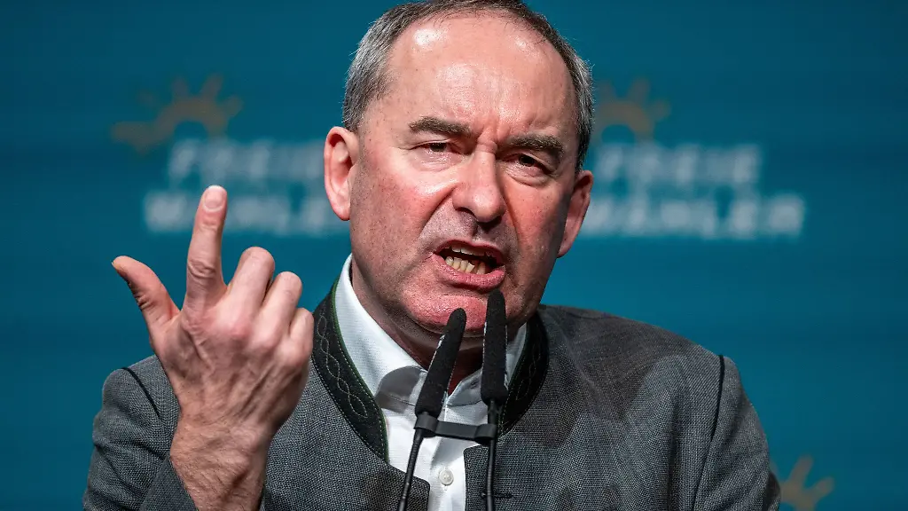 Bayerns-Wirtschaftsminister-Hubert-Aiwanger-Freie-Waehler-fordert-das-Ende-der-CO2-Steuer