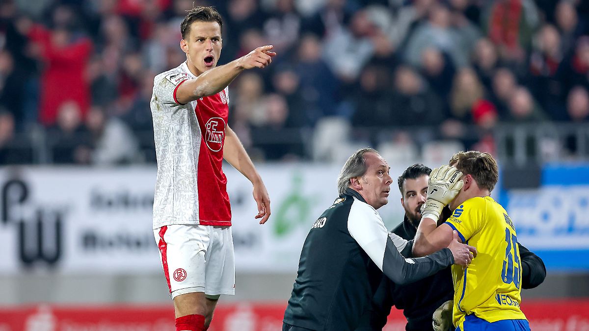 RWE-Torwart wird durch B&ouml;ller-Explosion verletzt