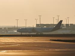 Gestrandete aus Nahost an Bord: Erster deutscher Evakuierungsflug erreicht Frankfurt