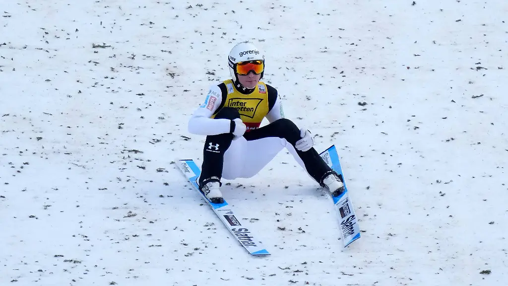 SKI-FLYING-FIS-WC-Kulm-Bad-Mitterndorf-BAD-MITTERNDORF-AUSTRIA-01-MAR-26-NORDIC-SKIING-Ski-jumping-Skispringen-Ski-nordisch-SKI-FLYING-FIS-World-Cup-Kulm-men-Image-shows-Domen-Prevc-SLO
