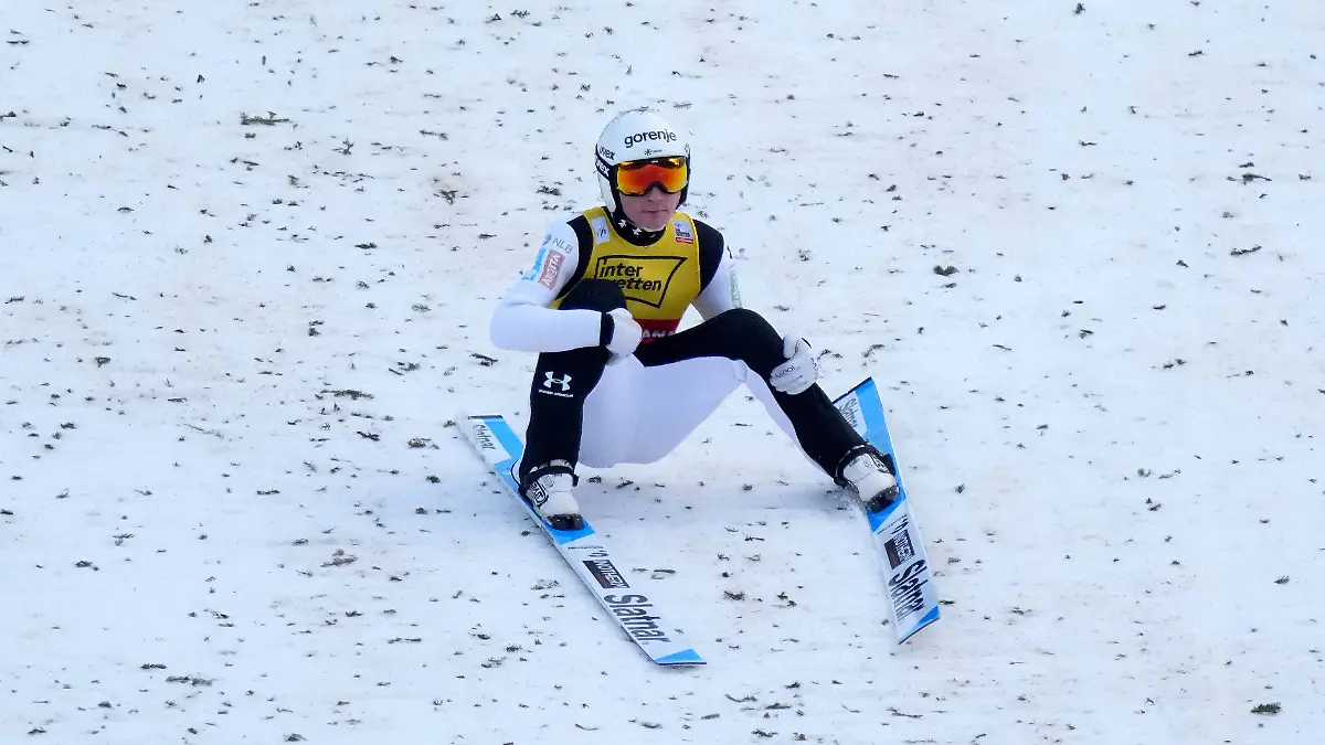 SKI-FLYING-FIS-WC-Kulm-Bad-Mitterndorf-BAD-MITTERNDORF-AUSTRIA-01-MAR-26-NORDIC-SKIING-Ski-jumping-Skispringen-Ski-nordisch-SKI-FLYING-FIS-World-Cup-Kulm-men-Image-shows-Domen-Prevc-SLO