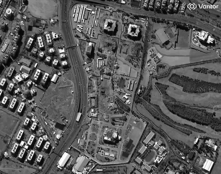 Dieses-von-Vantor-zur-Verfuegung-gestellte-Satellitenbild-zeigt-Schaeden-nach-Luftangriffen-auf-das-Hauptquartier-des-Korps-der-Iranischen-Revolutionsgarden-IRGC