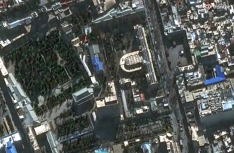 Dieses-von-Vantor-zur-Verfuegung-gestellte-Satellitenbild-zeigt-den-Justizkomplex-vor-Luftangriffen-in-Teheran