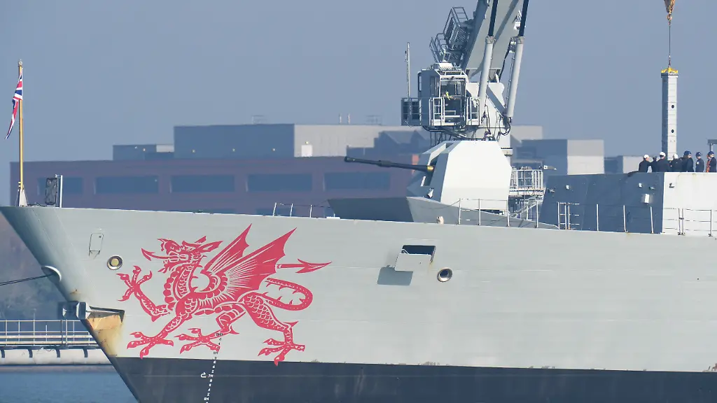 US-and-Israeli-attacks-on-Iran-Equipment-is-brought-on-board-the-Royal-Navy-Type-45-destroyer-HMS-Dragon-at-the-Upper-Harbour-Ammunition-Facility-UHAF-in-Portsmouth-harbour-Hampshire-ahead-of-being-deployed-to-to-protect-British-military-personnel-in-Cyprus-Picture-date-Wednesday-March-4-2026-The-UK-will-send-helicopters-with-counter-drone-capabilities-and-HMS-Dragon-one-of-the-Royal-Navy-s-six-Type-45-air-defence-destroyers-after-RAF-Akrotiri-on-Cyprus-was-hit-by-a-drone
