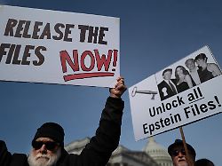 Weißes Haus nennt Frau "gestört": US-Regierung veröffentlicht Dokumente mit Missbrauchsvorwürfen gegen Trump