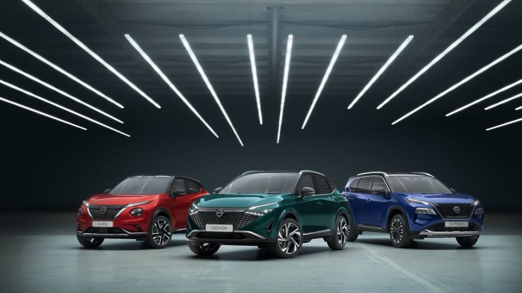 Groß (889690-F296-NISSAN_CCL_3_CARS_KV60_V4_15K_72dpi_RGB_MASTER_250828 (2))