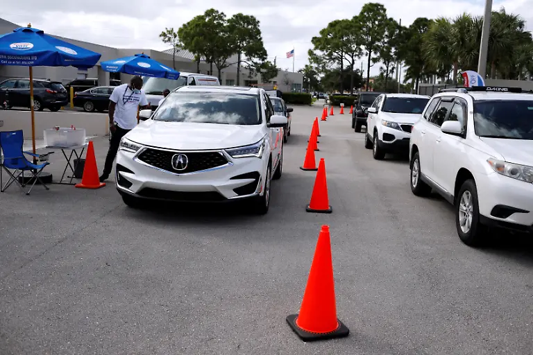 2020-11-03T202722Z-1184137528-RC2WVJ9PXEB9-RTRMADP-3-USA-ELECTION-FLORIDA