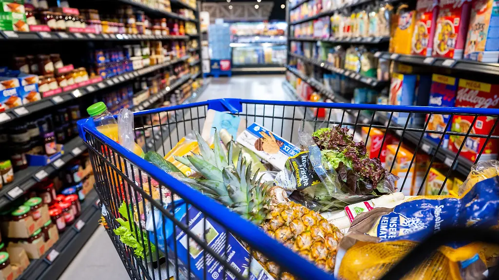 Dass-sich-die-Lebensmittelpreise-innerhalb-weniger-Tage-aufgrund-der-Nahost-Krise-ploetzlich-erhoehen-ist-zum-jetzigen-Zeitpunkt-nicht-wahrscheinlich