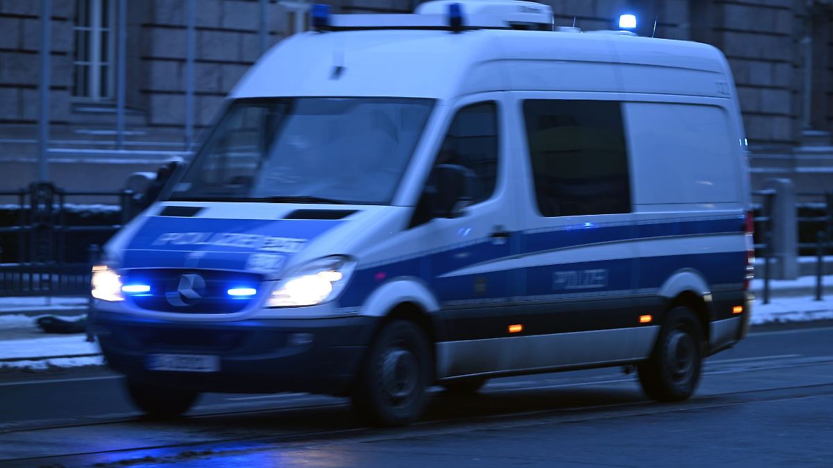 Schüsse aus Auto: Polizei stoppt flüchtige Randalierer
