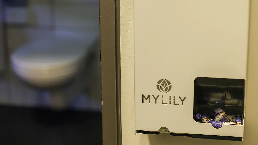 In-mehreren-oeffentlichen-Toiletten-in-Berlin-wird-die-Ausgabe-kostenloser-Periodenprodukte-getestet