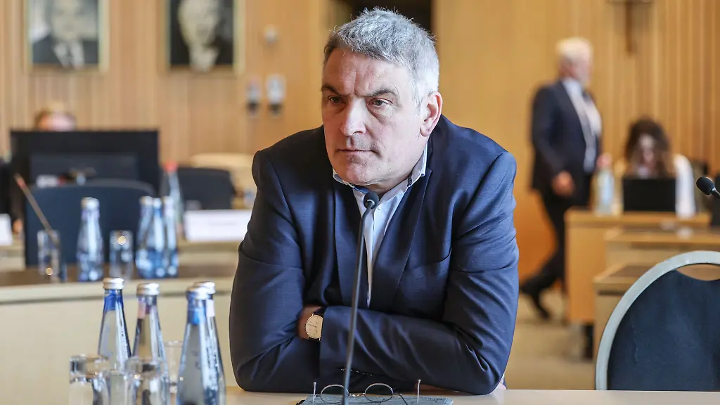 Der-Staatssekretaer-im-Fluchtministerium-sagt-als-Zeuge-im-Untersuchungsausschuss-des-nordrhein-westfaelischen-Landtags-zum-Solinger-Terroranschlag-aus