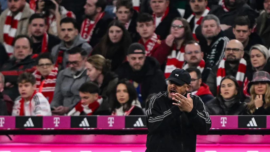 06-03-2026-Bayern-Muenchen-Fussball-Maenner-Bundesliga-Bayern-Muenchen-Bor-Moenchengladbach-25-Spieltag-Allianz-Arena-Trainer-Vincent-Kompany-Bayern-Muenchen-gestikuliert-an-der-Seitenlinie-WICHTIGER-HINWEIS-Gemaess-den-Vorgaben-der-DFL-Deutsche-Fussball-Liga-bzw-des-DFB-Deutscher-Fussball-Bund-ist-es-untersagt-in-dem-Stadion-und-oder-vom-Spiel-angefertigte-Fotoaufnahmen-in-Form-von-Sequenzbildern-und-oder-videoaehnlichen-Fotostrecken-zu-verwerten-bzw-verwerten-zu-lassen