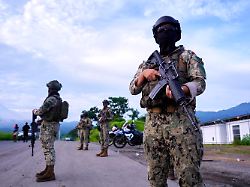 Gemeinsame Angriffe: US-Streitkräfte unterstützen Ecuador im Kampf gegen Drogen