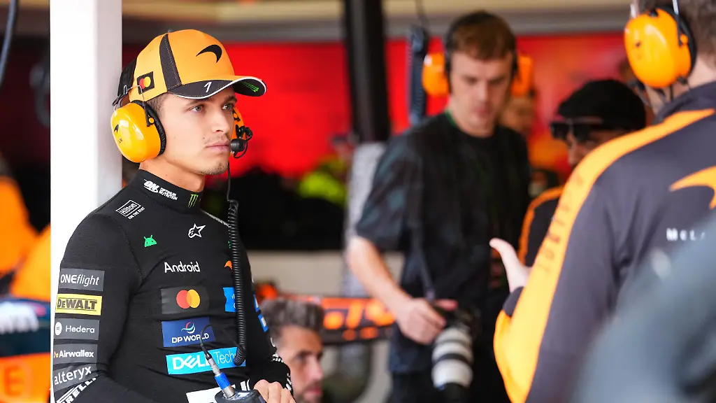 McLaren-driver-Lando-Norris-of-Britain-waits-in-his-team-garage-ahead-of-the-third-practice-session-for-the-Australian-Formula-One-Grand-Prix-at-Albert-Park-in-Melbourne-Australia-Saturday-March-7-2026