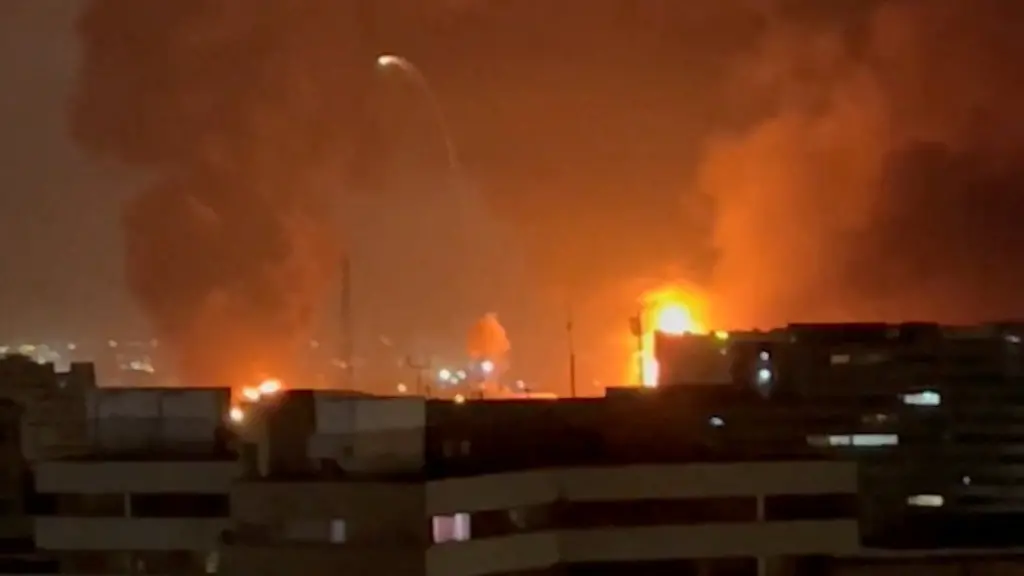 Heavy-fire-and-smoke-in-the-direction-of-Mehrabad-Airport-amid-the-U-S-Israeli-conflict-with-Iran-in-Tehran-Iran-this-screen-grab-obtained-from-a-social-media-video-released-March-7-2026-Social-Media-via-REUTERS-THIS-IMAGE-HAS-BEEN-SUPPLIED-BY-A-THIRD-PARTY-NO-RESALES-NO-ARCHIVES-NEWS-USE-ONLY-VERIFICATION-Buildings-building-shape-road-layout-parking-area-and-signages-match-satellite-and-file-images-Date-not-verified-but-no-older-version-of-the-footage-was-found-posted-online-before-March-7-NASA-FIRMS-detected-thermal-activity-in-Tehran-s-Mehrabad-Airport-at-1-50-a-m-on-March-7-local-time-10-20-p-m