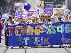 Rheinland-Pfalz & Saarland: Frauenstreiks in Rheinland-Pfalz: "Frauen eine Stimme geben"