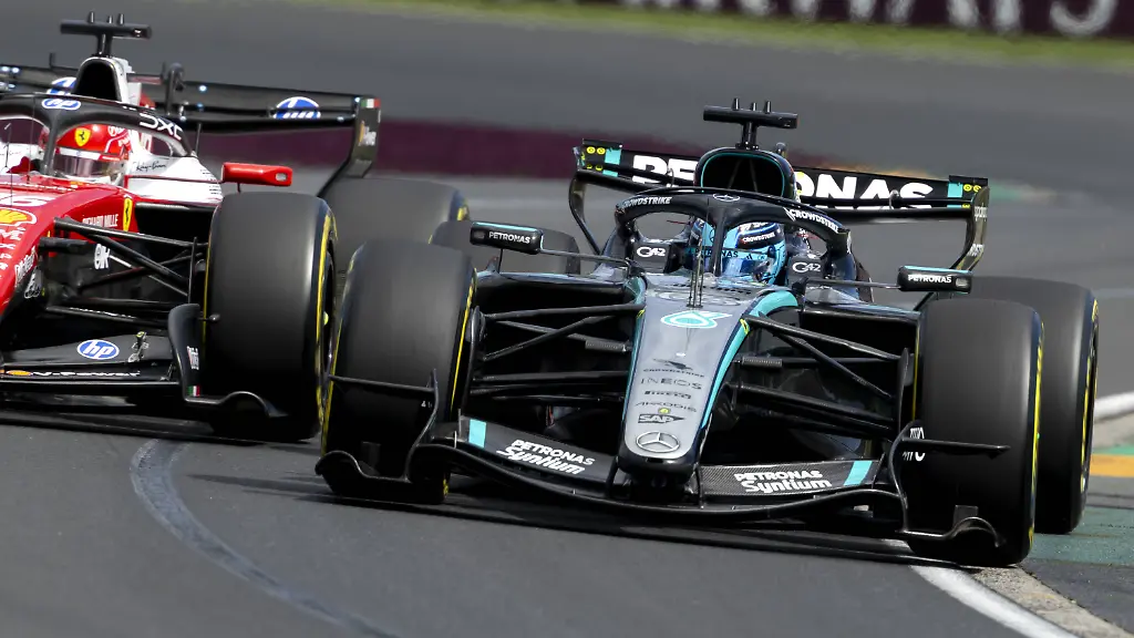 MELBOURNE-Charles-Leclerc-Ferrari-and-George-Russell-Mercedes-during-the-race-at-Albert-Park-Circuit-in-the-lead-up-to-the-Australian-Grand-Prix-SANDER-KONING-ANP-xVIxANPxSportx-xxANPxIVx-552737677-originalFilename-552737677