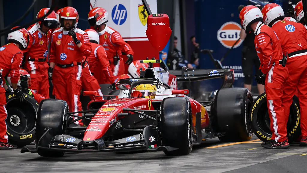 Formula-One-F1-Australian-Grand-Prix-Albert-Park-Grand-Prix-Circuit-Melbourne-Australia-March-8-2026-Ferrari-s-Lewis-Hamilton-pit-stops-during-the-race-Pool-via-REUTERS-William-West