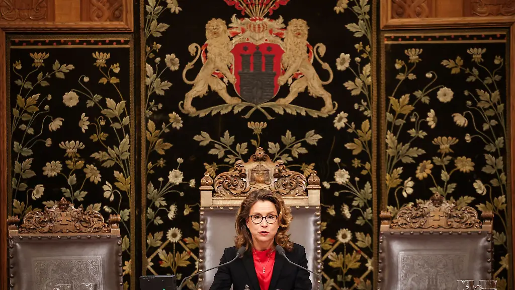 Gut-45-Prozent-der-Abgeordneten-in-der-Hamburgischen-Buergerschaft-sind-weiblich-doch-Parlamentspraesidentin-Carola-Veit-sieht-weiterhin-ein-Ungleichgewicht-zwischen-Maennern-und-Frauen