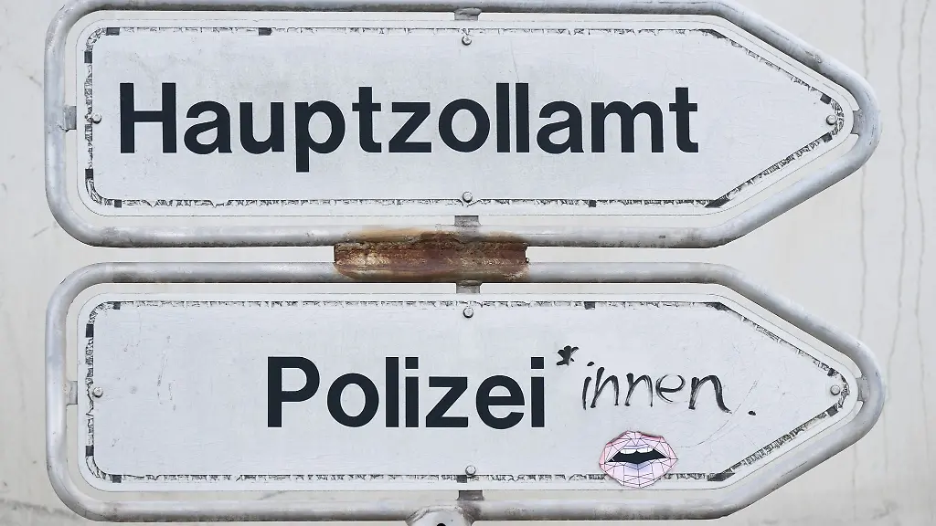 Der-Zoll-in-Dresden-hat-die-Einfuhr-von-Elektrogeraeten-unterbunden-die-nicht-den-EU-Bestimmungen-entsprachen