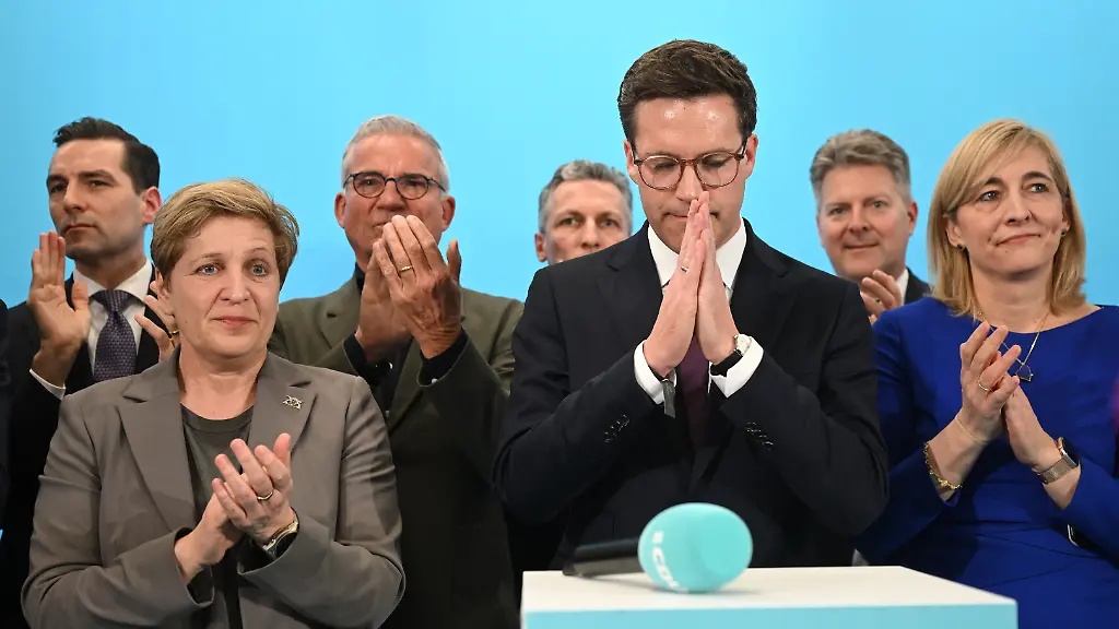 Manuel-Hagel-CDU-Spitzenkandidat-Landtagswahl-Baden-Wuerttemberg-bedankt-sich-bei-seinen-Anhaengern-fuer-den-Wahlkampf-Am-8-Maerz-fand-in-Baden-Wuerttemberg-die-Landtagswahl-statt