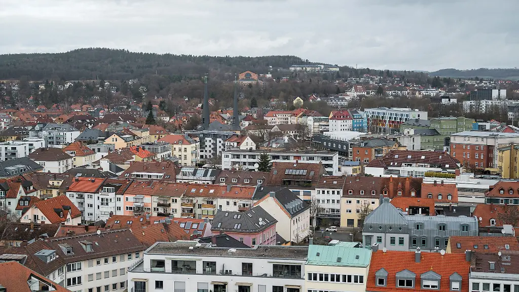 Bleibt-Thomas-Ebersberger-Bayreuths-OB-Oder-setzt-sich-Andreas-Zippel-in-der-Stichwahl-durch-Symbolbild