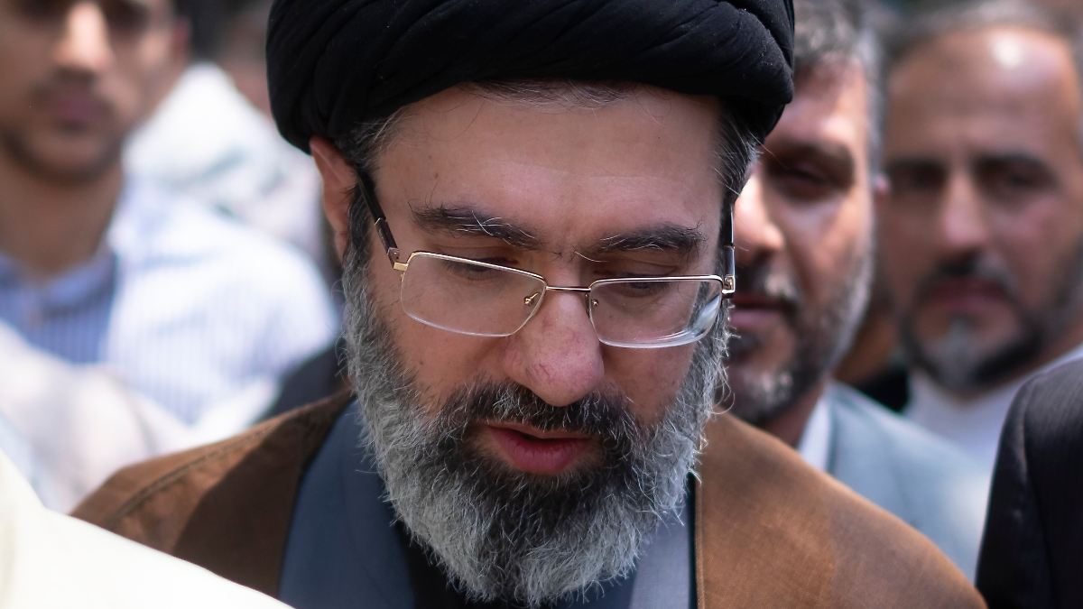 Chamenei-Sohn Modschtaba zum geistlichen Oberhaupt des Iran ernannt