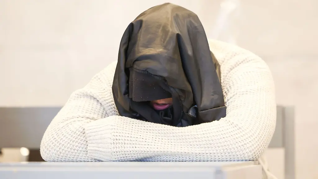 Die-Staatsanwaltschaft-wirft-der-19-Jaehrigen-vor-den-Jugendlichen-an-einer-Bushaltestelle-in-der-Naehe-des-Brombachsees-in-Mittelfranken-mit-einem-Taschenmesser-erstochen-zu-haben