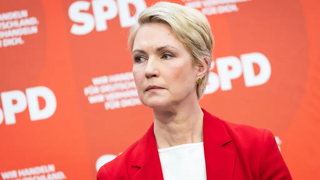 Manuela-Schwesig-ist-die-Spitzenkandidatin-der-SPD-fuer-die-Landtagswahl-am-20-September-Sie-will-wieder-Ministerpraesidentin-werden-Doch-es-gibt-Konkurrenz