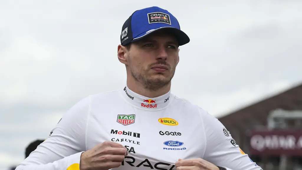 MELBOURNE-AUSTRALIA-MARCH-8-Max-Verstappen-of-the-Netherlands-and-Oracle-Red-Bull-Racing-during-drivers-parade-prior-to-race-of-the-F1-Grand-Prix-of-Australia-at-Albert-Park-Circuit-on-March-8-2026-in-Melbourne-Australia