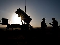 Splitter gehen bei Syrien nieder: Nato fängt erneut iranische Rakete über Türkei ab