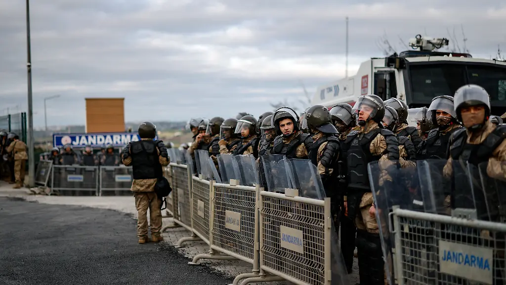 Turkish-soldiers-stand-guard-behind-barricades-in-front-of-the-Marmara-Silivri-Prison-and-Courthouse-Complex-where-suspended-Istanbul-Mayor-Ekrem-Imamoglu-detained-since-March-2025-appears-at-his-first-hearing-in-a-sweeping-corruption-case-in-Istanbul-on-March-9-2026