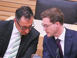 Bild: Wegen gleicher Sitzzahl: CDU für Amtsteilung: Özdemir und Hagel sollen Regierung im Ländle führen