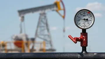 2025-07-15T154043Z_1674448378_RC28MFA40VP0_RTRMADP_3_GLOBAL-OIL-RUSSIA