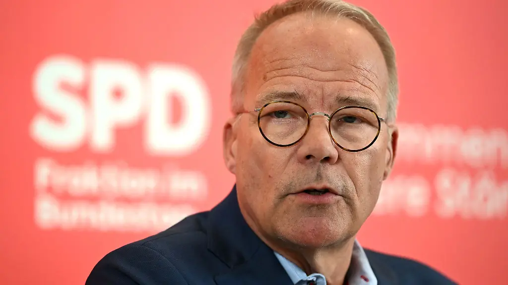 SPD-Bundestagsfraktionschef-Matthias-Miersch-wird-ueber-die-Ergebnisse-einer-Tagung-in-Rostock-informieren