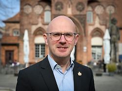 Berlin & Brandenburg: OB: Theater-Intendanz zügig klären - Auch Austausch mit Loos