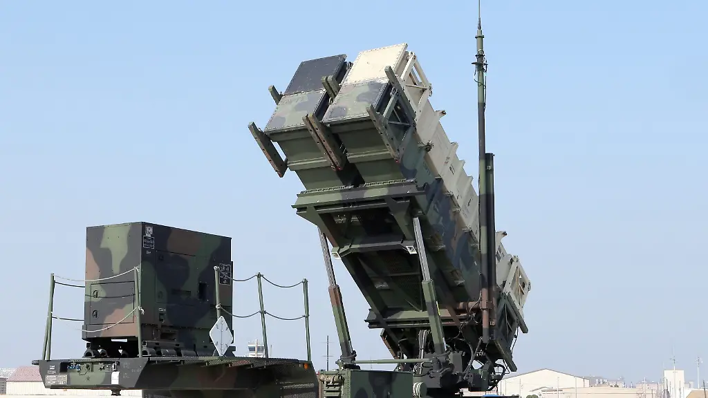 epa05157847-A-photograph-made-available-on-13-February-2016-showing-a-patriot-missile-system-unveiled-by-the-US-military-during-the-joint-South-Korea-US-aerial-exercise-Max-Thunder-in-2014-South-Korea-military-report-on-13-February-2016-state-that-the-United-States-has-deployed-additional-Patriot-missile-systems-to-South-Korea-as-part-of-an-effort-to-counter-threats-posed-by-North-Korean-missiles-the-U-S-military-in-South-Korea