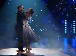 Die Kilos purzeln: Gustav Schäfer tanzt sich bei "Let's Dance" schlank