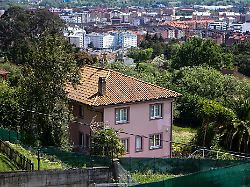 Leben in Müll und Exkrementen: Kinder jahrelang eingesperrt: Eltern droht 25 Jahre Haft