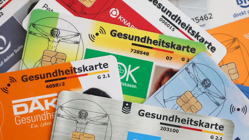 Im-Jahr-2025-standen-bei-den-gesetzlichen-Krankenkassen-Einnahmen-von-355-9-Milliarden-Euro-Ausgaben-von-352-4-Milliarden-Euro-gegenueber