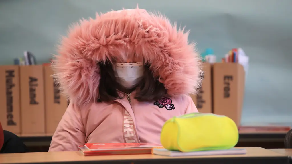 2020-10-26T101339Z-348177756-RC2AQJ937173-RTRMADP-3-HEALTH-CORONAVIRUS-GERMANY-EDUCATION