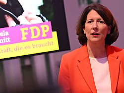 Bild: Kanzler erklärte Partei für tot: Liberale Spitzenkandidatin kontert Merz' Aufruf an FDP-Wähler