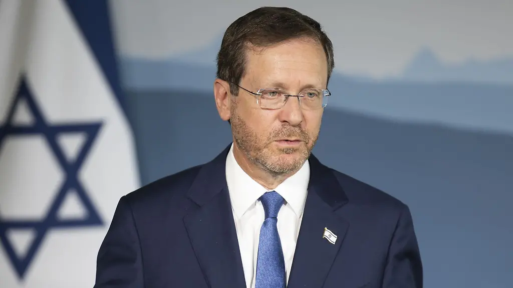 Herzog-verteidigt-die-Angriffe-auf-iranische-Oeldepots