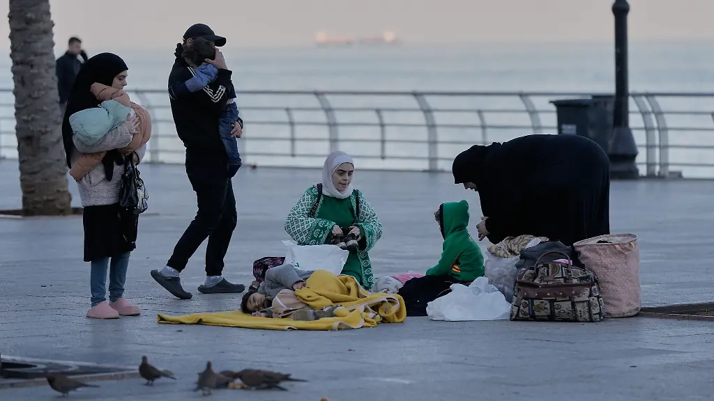Im-Libanon-treibt-der-Krieg-erneut-Hunderttausende-Menschen-aus-ihren-Wohngebieten