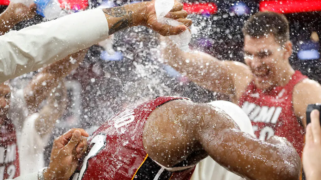 Mar-10-2026-Miami-Florida-USA-Miami-Heat-center-Bam-Adebayo-13-celebrates-with-teammates-after-becoming-the-NBA-s-second-highest-scorer-of-points-with-83-in-a-game-against-the-Wshington-Wizards-at-Kaseya-Center