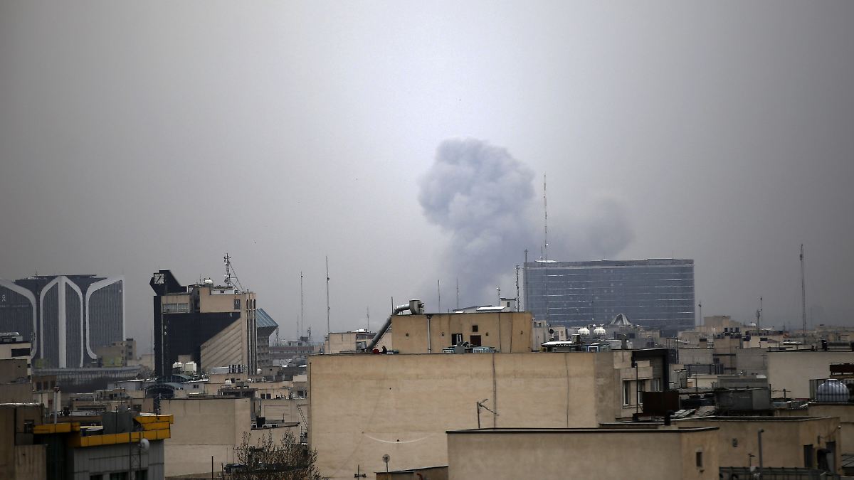 Iran War Live Updates: Strikes, Oil Prices & US Response