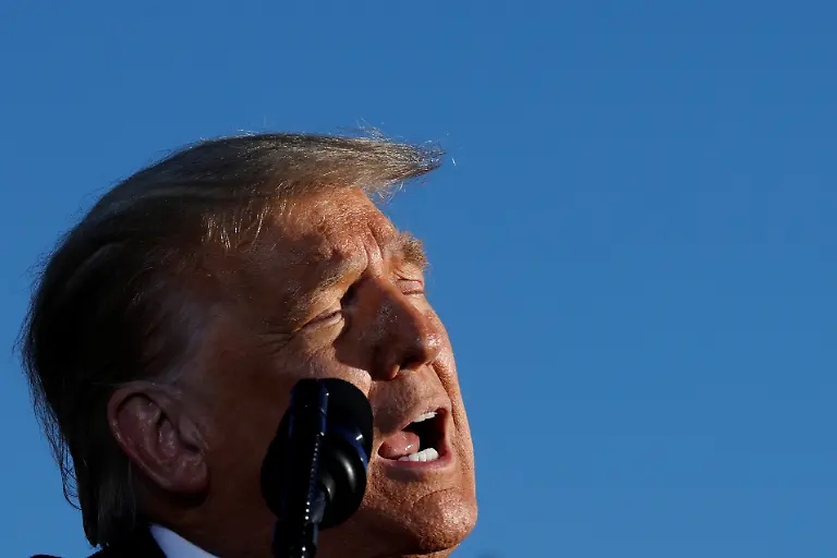 2020-10-30T233126Z-664189276-RC2BTJ973WRQ-RTRMADP-3-USA-ELECTION-TRUMP